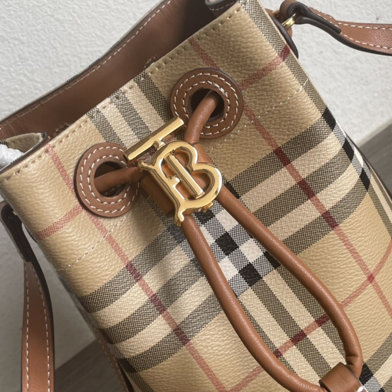 Bv*b*rry bucket bags